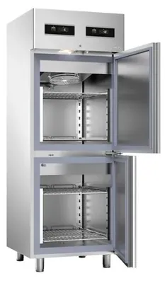 Шкафы морозильные Шкаф комбинированный Sagi FD7LB